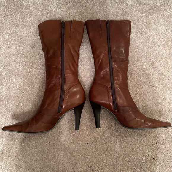 Gianni Bini brown boot. Size 6. - Picture 5 of 10